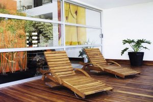 Taras gotowy na lato, czyli kilka słów o olejowaniu drewna