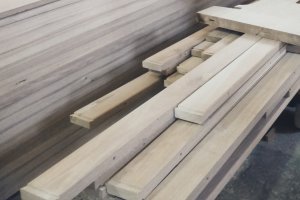 Standrew: Sprzedaż w kwietniu niższa o połowę 