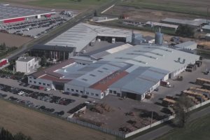 Fabryka Mebli Wersal wznawia produkcję