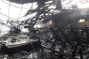 Pożar zakładu produkującego trumny w Zagorzynie