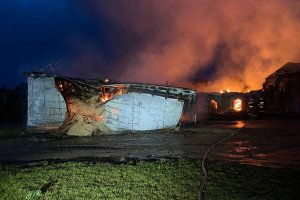 Pożar w zakładzie produkcji pelletu w Popowie