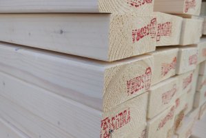 Wzrost cen tarcicy w USA powoduje trudności z dostawami w Polsce