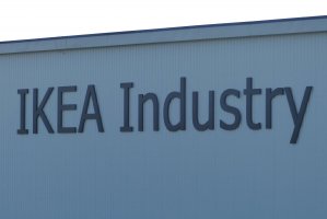 IKEA zapowiada przeniesienie części produkcji mebli do Turcji