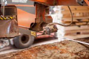 Dlaczego piły taśmowe pękają?