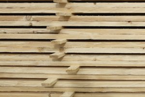 Stora Enso sprzedaje tartaki w Rosji