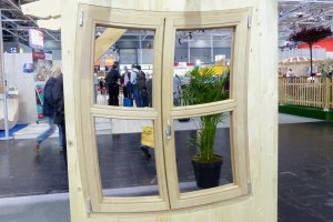 Drewno z najsłabszymi perspektywami w sektorze stolarki otworowej