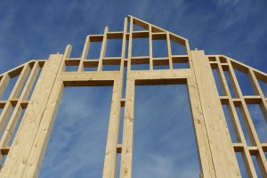 Policja aresztowała przedsiębiorcę z branży budownictwa drewnianego	