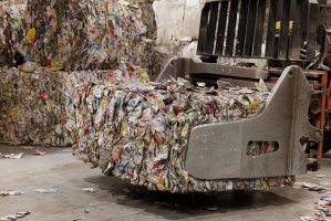 Stora Enso trzykrotnie zwiększa moce przerobowe recyklingu kartonów do płynnej żywności w Polsce