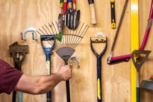 Domek narzędziowy drewniany, metalowy, plastikowy... Jaki będzie najlepszy?