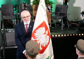 Nadanie nowego sztandaru szkoły w Garbatce-Letnisku
