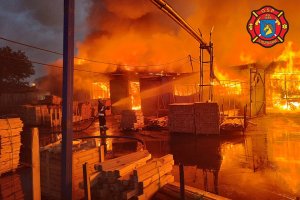 Ponad 6 mln zł strat po pożarze zakładu przerobu drewna