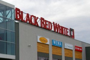 Zwolnienia grupowe w fabryce należącej do Black Red White