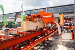Trak przemysłowy Wood-Mizer WM2500 – moc, precyzja i opłacalność w jednej maszynie 