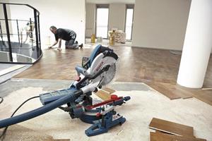 <center> <font color=darkcyan> <b> Ukośnica GCM 8 S Professional<br> firmy Bosch sprawdza się <br>w pracy stolarza czy parkieciarza<br> </b>&#8220;Fot.: Bosch&#8221;</font></center>