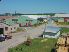 Mikos buduje holding drzewny