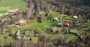 Sądecki Park Etnograficzny: Drewniana szkoła z 1932