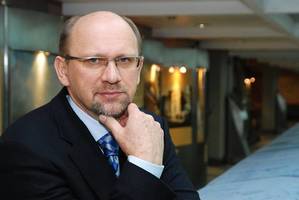 Hardex broni się przed silną złotówką