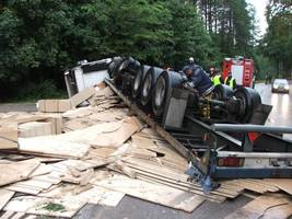 Płyty wiórowe na drodze
