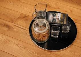 Przytul się do drzewa - naturane ciepło drewnianych podłóg