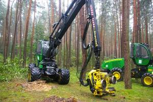 Harvestery John Deere