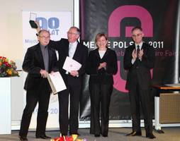 Prezes Kolekcji Mebli Klose - Wojciech Gieburowski oraz Zenon Bączyk - twórca nagrodzonej kolekcji Uno bello