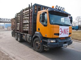Ładunek 38 m3 drewna obrazował sprzeczny z prawem stan obecny transportu drewna.
