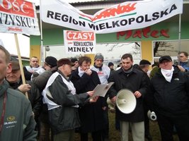 Matex: Protest Solidarności przed zakładem w Starczanowie