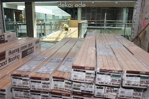 Dekorada - prace przy układaniu podłóg