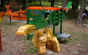 Urządzenie do produkcji i pakowania drewna przeznaczonego na rozpałkę