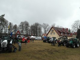Pokaz maszyn do prac leśnych w Spychowie