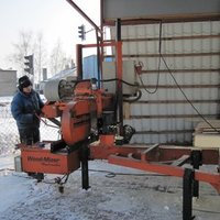 Cięcie drewna na trakach taśmowych w warunkach zimowych