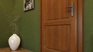 Renowacja drewnianych drzwi - Jak malować