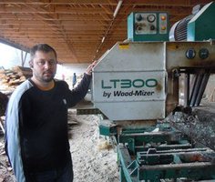 Młody litewski biznesmen rozwija produkcję tarcicy