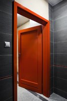 Na co zwrócić uwagę przy wymianie drzwi wewnętrznych?