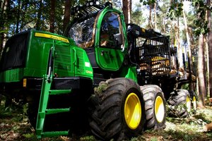 John Deere obniża prognozy sprzedaży maszyn dla leśnictwa