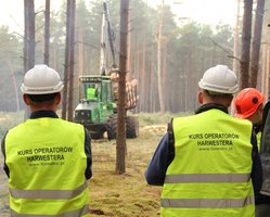 Szkolenia finansowane z Unii Europejskiej: drwal, harwester, biomasa