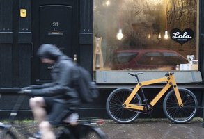 Drewniany sandwich na kołach ruszył na podbój rynku