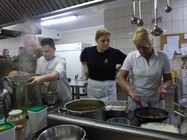 Prace w pałacowej kuchni