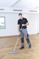 Renowacja podłogi drewnianej za pomocą oleju
