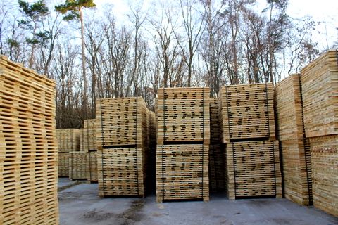 Ukraina. Europalety drewniane, przemyslowe, jednorazowe od 5 zl/szt. Klockarka, zbijarki desek, elementow