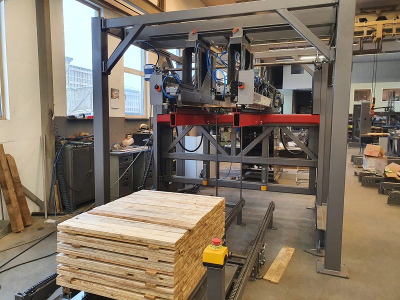 SZTAPLARKA DO DESKI PALETOWEJ