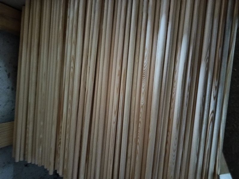 drążek sosnowy fi 16 i 18 graniak sosnowy 25x25 w długościach 120cm i 92cm 