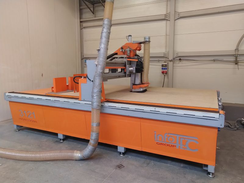 Frezarka CNC INFOTEC 3121 centrum frezarskie z pompą i dod. wrzecionem
