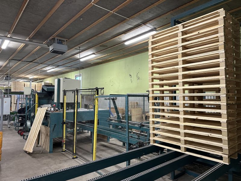 Pallmaskiner AB - linia do montazu/zbijania palet jednorazowych i EURO