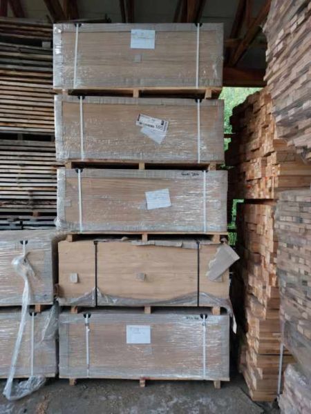 Słupy dębowe klejone 